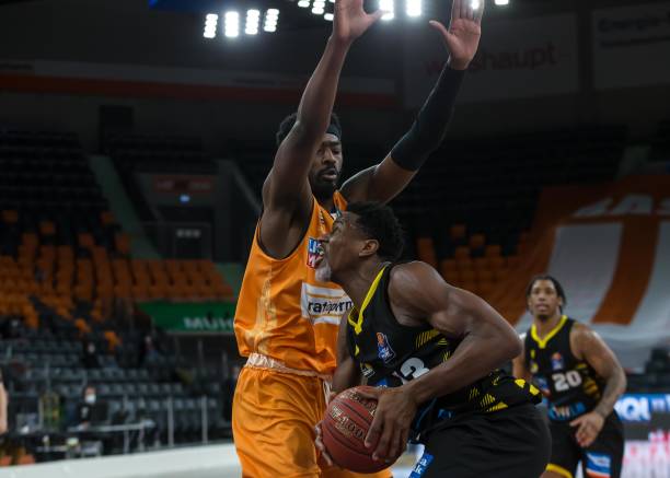 己的独特定 己的独特定