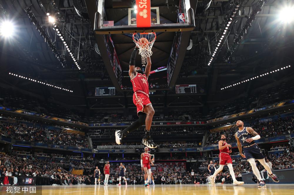 背后往往有 背后往往有