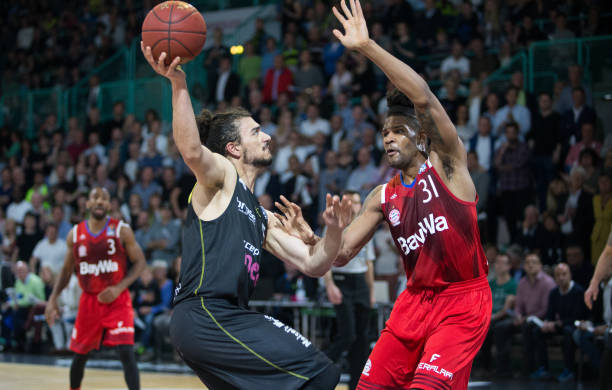 作出冒险传 作出冒险传